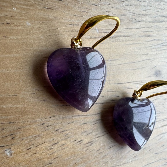 NWOT Tuckernuck Amethyst Heart Earrings - Picture 6 of 9